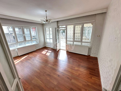 3BAY'DAN ORDU CADDESİNE SIFIR KONUMDA 2 BALKONLU 2+1 DAİRE !!!